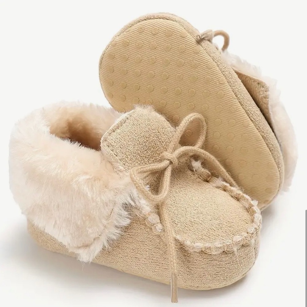 Cozy Tan Infant Baby Toddler Faux Fur Moccasins Slippers Shoes Sz 4.5 - Picture 3 of 10